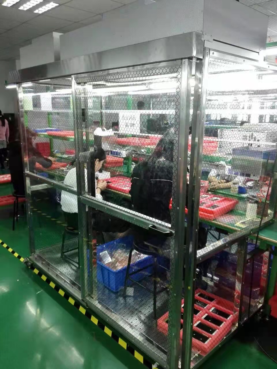 深圳龍華通信廠可移動(dòng)百級潔凈棚貼膜工作臺(tái)